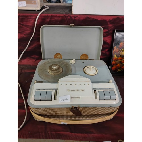 1628B - Retro Grundig TK 23 reel to reel tape player.