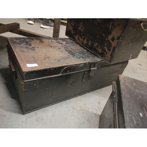 1903 - Large metal storage box