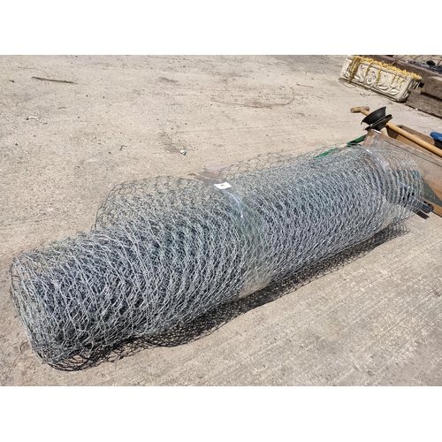 34 - LARGE ROLL OF METAL MESH FENCING