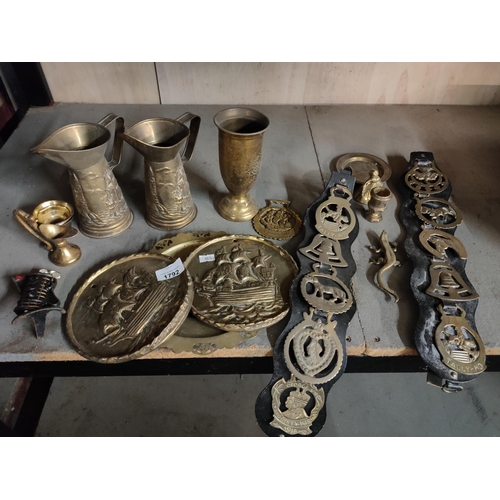 1792 - Large selection of brass items, including horse brasses, 2 embossed jugs, a goblet and 2 decorative ... 