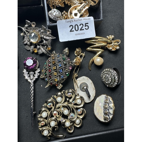 2025 - Collection of costume jewellery including tortoise brooch and Monet clip on earrings,