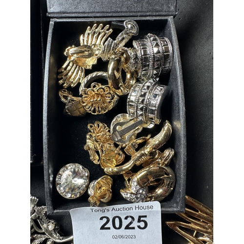 2025 - Collection of costume jewellery including tortoise brooch and Monet clip on earrings,