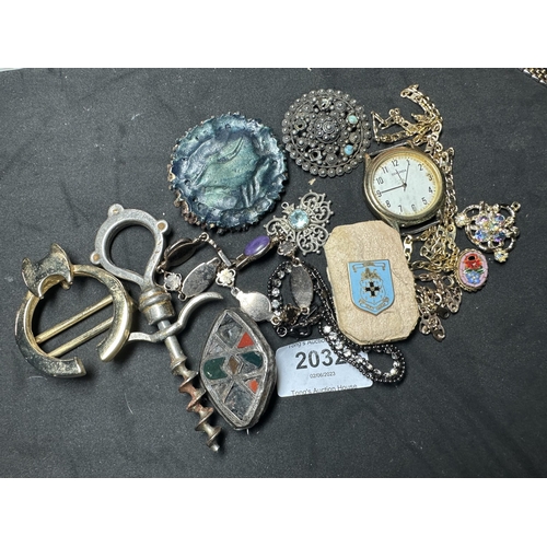 2032 - Collection of mostly costume jewellery including Sekonda watch and decorative brooches