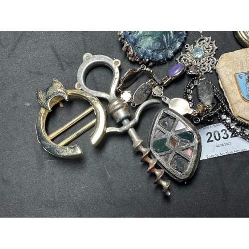 2032 - Collection of mostly costume jewellery including Sekonda watch and decorative brooches