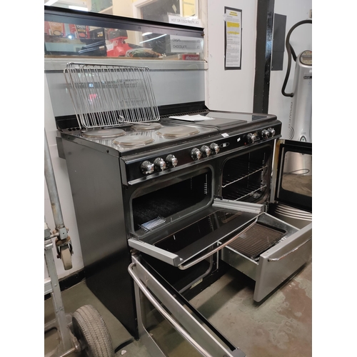 99 - STOVES NEWHOME RANGE OVERN 1100MM GREAT CONDITION GOOD WORKING ORDER ALTHOUGH GRILL REGULATOR NEEDS ... 