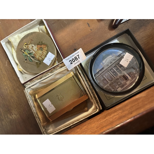 2087 - Vintage compact, cigarette tin and paperweight