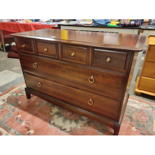 693 - Beautifully made chest of drawers, with 4 small drawers and 2 large drawers. Gorgeously rich wood sh... 