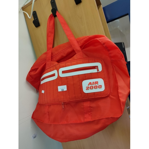 68 - Air 2000 large sports bag