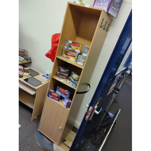 70 - Tall bookcase unit with storage cupboard, 182 x 40cm approx