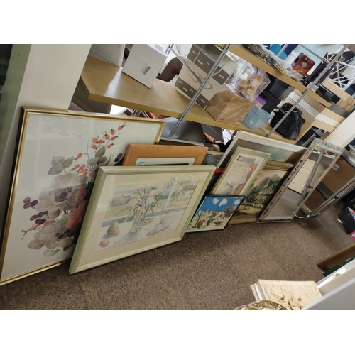 240 - A beautiful and large collection of assorted framed prints, approx 11 in total. A bargain not to be ... 