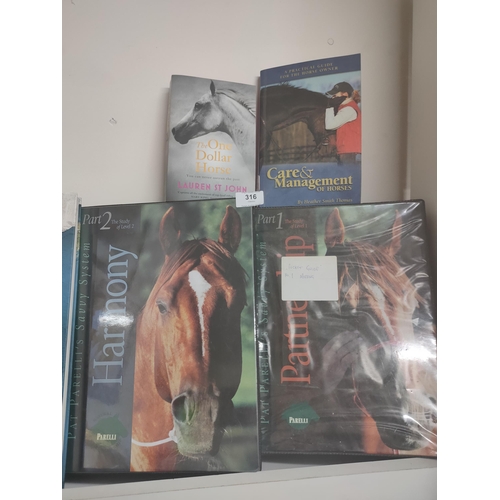 316 - A lovely collection of books, videos and cassettes to learn more about horses