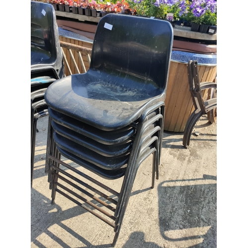 32B - 5 x black stacking chairs