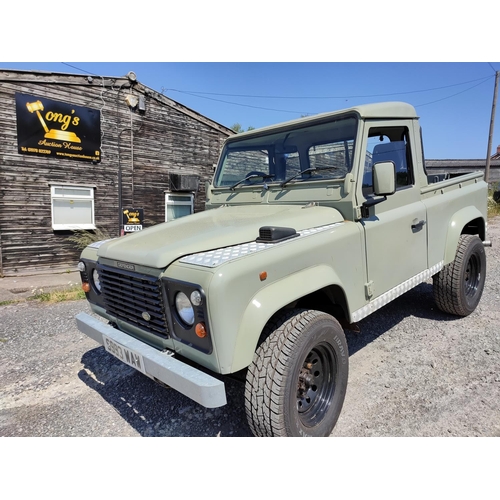 300 - LAND ROVER DEFENDER 