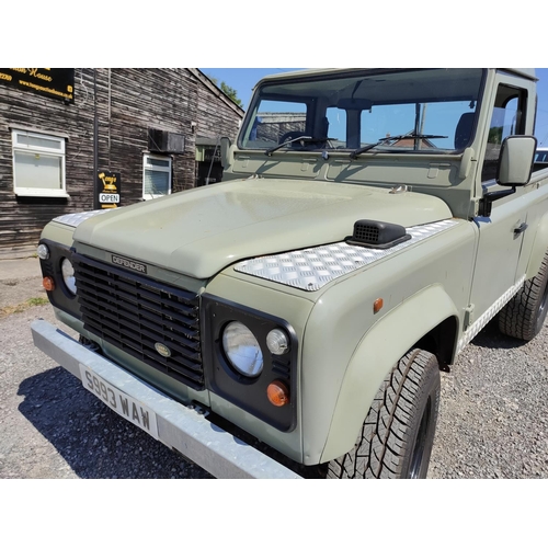 300 - LAND ROVER DEFENDER 