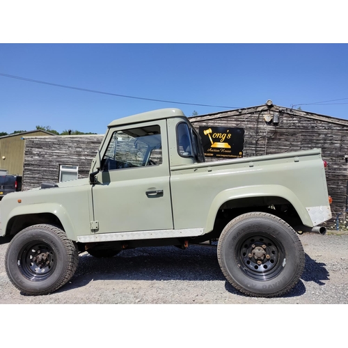 300 - LAND ROVER DEFENDER 