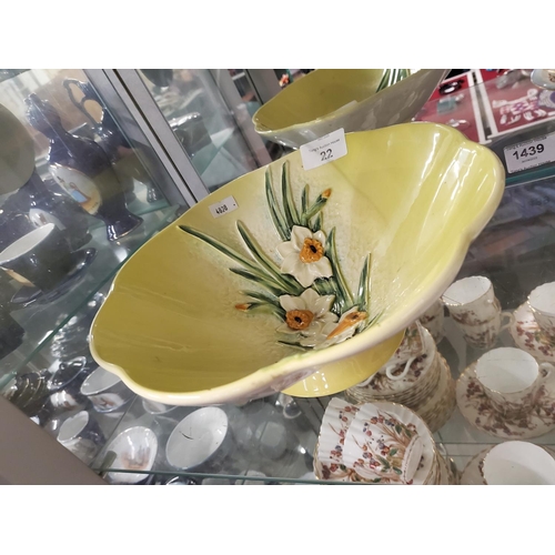 22 - Gorgeous Beswick bowl with a charming springtime theme, decorated with daffodils. A lovely cheery ch... 