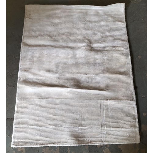 398 - Cream ribbed rug, approx 155 x 120cm