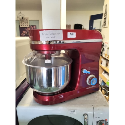 Morphy Richards food processor in good working order. Includes stainless steel bowl, lid and whiskin