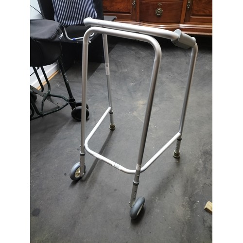 1581 - MOBILITY WALKING FRAME
GREAT CONDITION