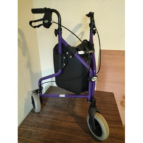 1583 - DAYS WALKING SUPPORT FRAME.
GREAT CONDITION