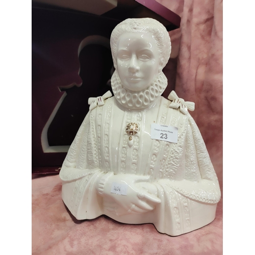 23 - Elegant large  ceramic bust of an Elizabethan lady made in England by 