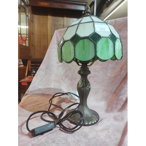 253 - Very stylish Tiffany style glass table lamp