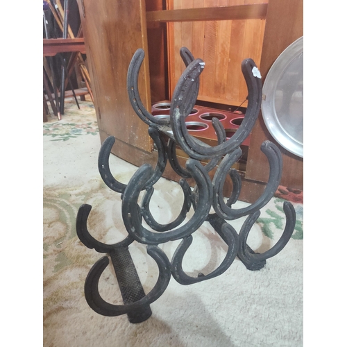 274 - Fabulous cast iron horseshoe 6 wine rack bottle holder