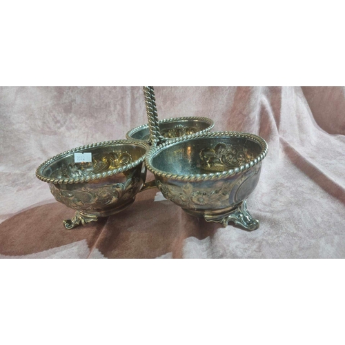 260 - Antique large EPNS triple condiment serving dish in excellent condition