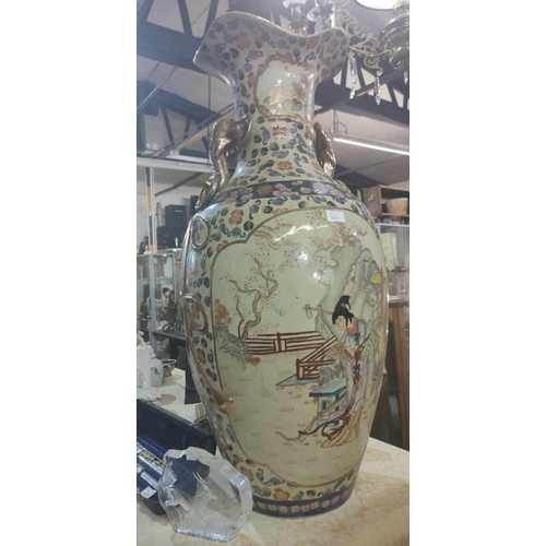264 - Huge and completely stunning Chinese vase that has had some very high quality restoration. Stands ap... 