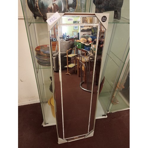 1032A - BRAND NEW BEVELLED/ DIAMONTE MIRROR.
130 X 40 CM.
RRP £26.99