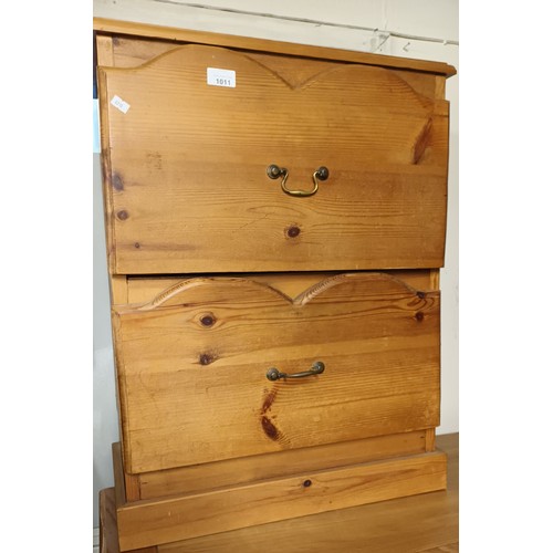 1011 - Lovely wooden 2 drawer chest of drawers with decorative drawer front