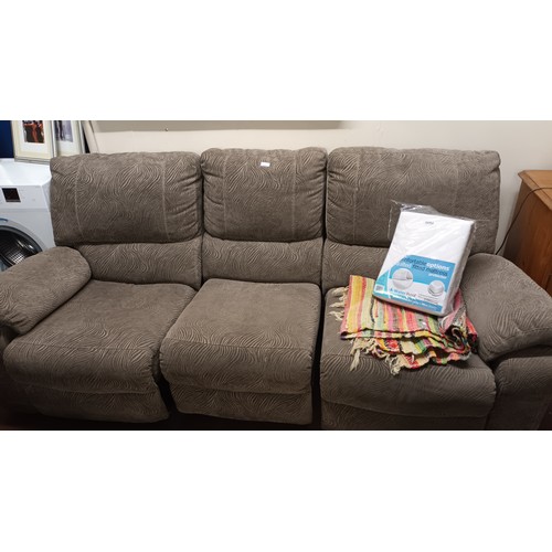 1004 - Smart stylish Zebra like effect 3 seater sofa with separate seats to allow you to arrange the seats ... 