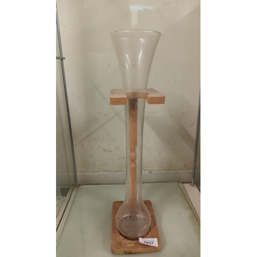 1037 - Taiwanese vase on wooden stand. Could be used also as a drinking vessel