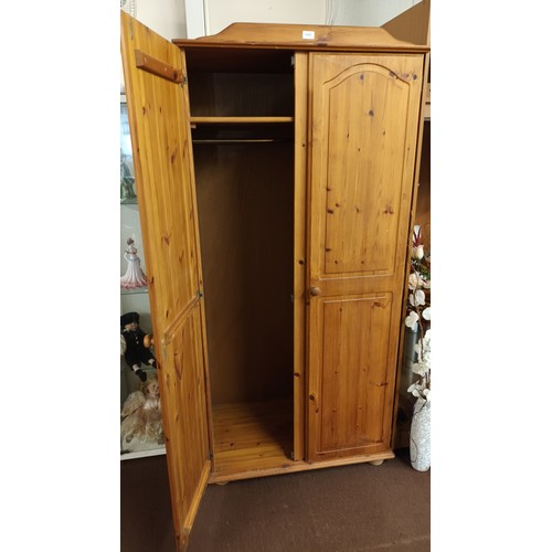 1048 - Lovely pine double wardrobe with shelf