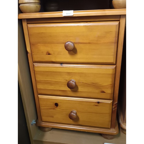 1091 - Really nice 3 drawer pine bedside unit