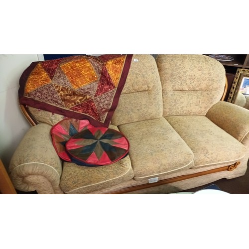 1097 - Smart and comfy traditional 3 seater sofa in good condition