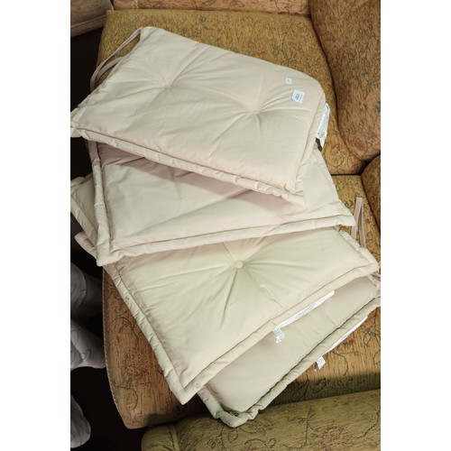 1101 - 4 square padded seat pads