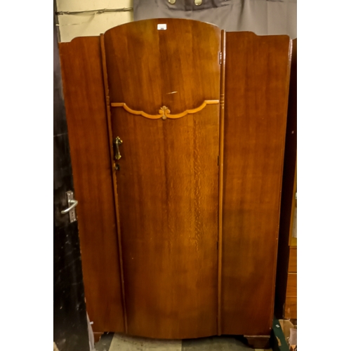 800 - Lovely 1930's style wardrobe