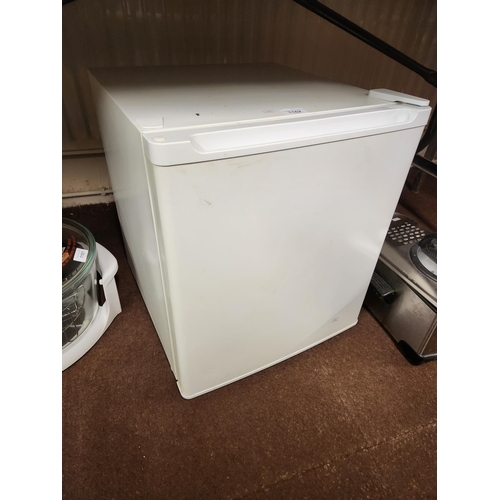 1162 - GOOD WORKING ORDER AND CONDITION mini table top freezer