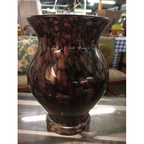 1319A - BEAUTIFUL BLACK AND COPPER GLASS VASE.