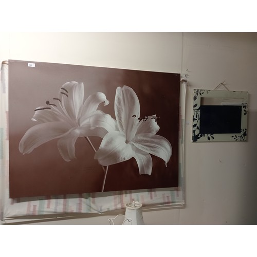 1002 - Beautiful large floral canvas measuring 112x83cm together with a lovely mirror