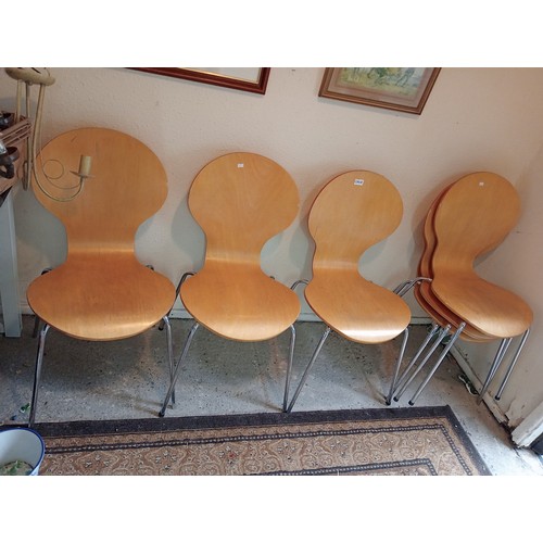 1270A - 5 X MODERN STYLISH BEECH AND CROME CHAIRS.