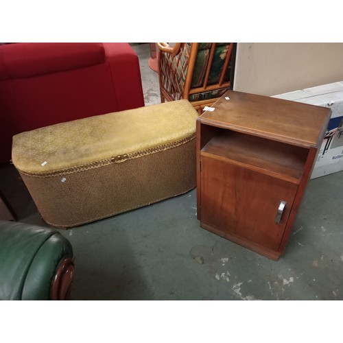 1348 - VINTAGE GOLD LLOYD LOOM STYLE BEDDING BOX AND VINTAGE POT CUPBOARD.