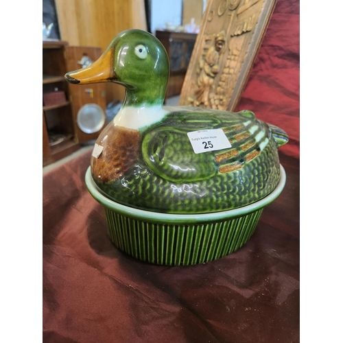 25 - Lovely decorative dish with the cover in the shape of a duck. Not ovenproof