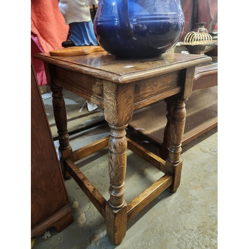 30 - Lovely oak side table or stool with turned legs