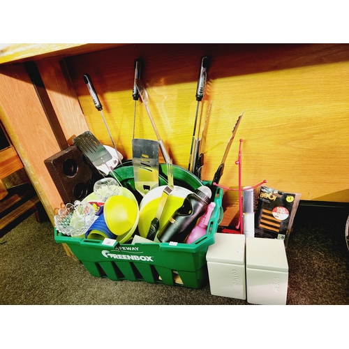 28 - LARGE COLLECTION OF ITEMS INCLUDING HIGH QUALITY CATERING TOOLS, CHRISTMAS CHARGERS AND OTHER ITEMS.