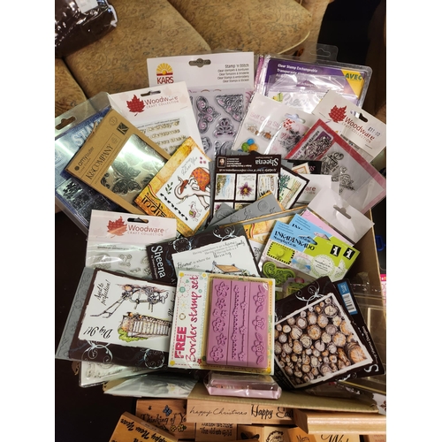 346 - Very large selection of unmounted rubber and polymer stamps for crafting. Includes Sheena Douglas, W... 