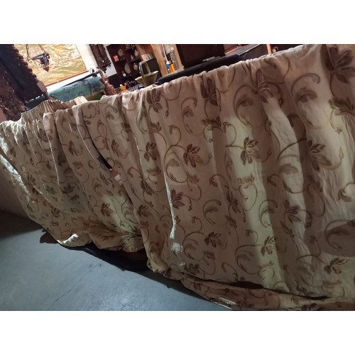 228 - High quality very large set of fully lined floral embossed curtains.
Each curtain is approx 180 widt... 