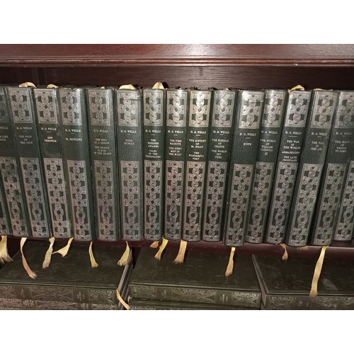 817 - very large collection of books to include complete set of HG Wells Henry James