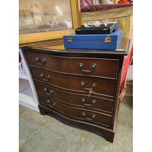 30 - Stylish dark wood 4 drawer chest of drawers unit.